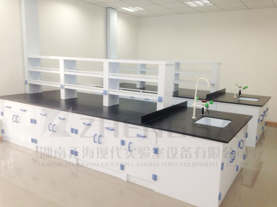 實驗室內實驗臺的選擇